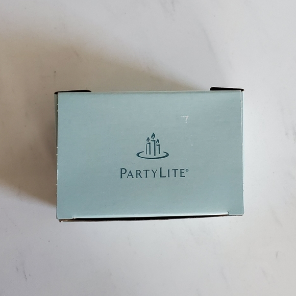 PartyLite Votive Candles - Red Tea & Sweet Flag - Picture 6 of 7